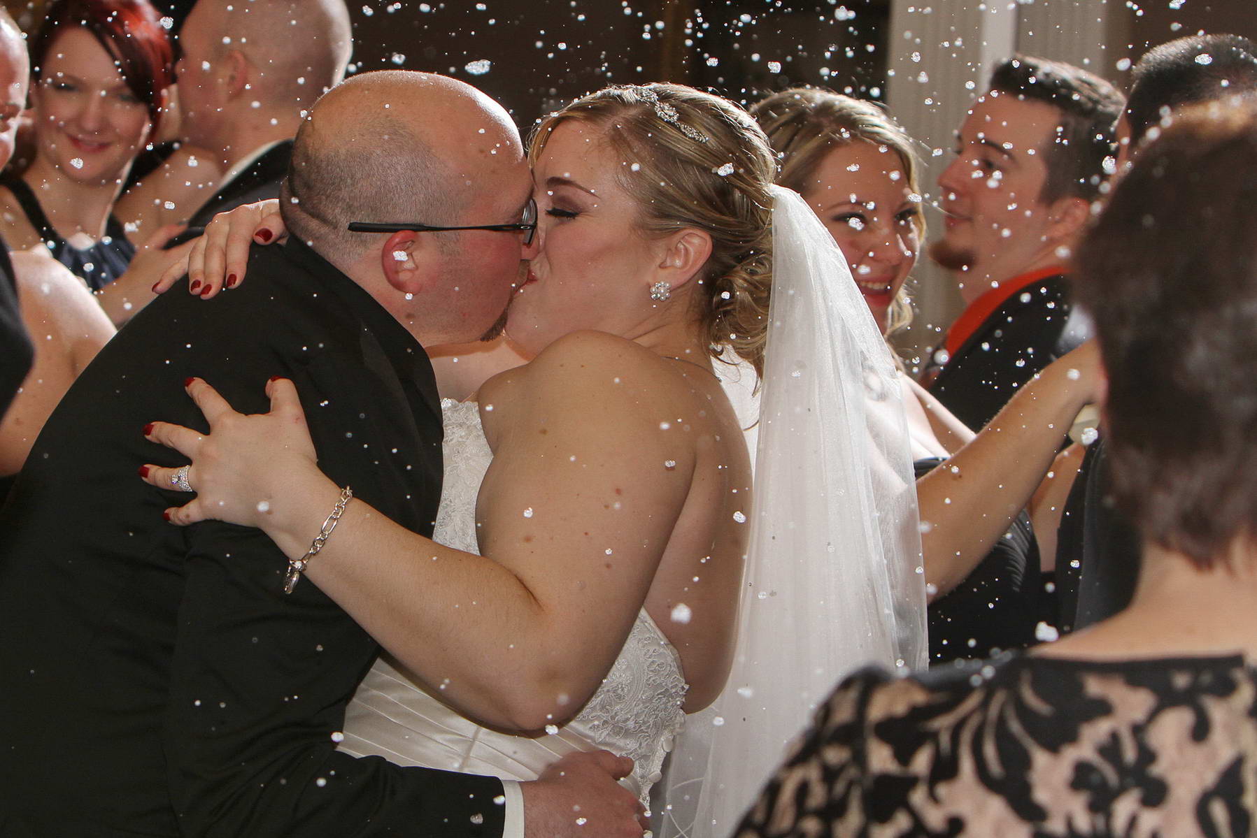 The Big Kiss,NJ Wedding Photography